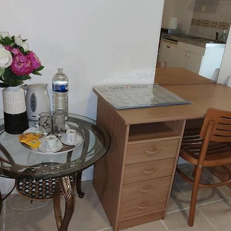Charmant Studio - Ref Kp Montfermeil المظهر الخارجي الصورة