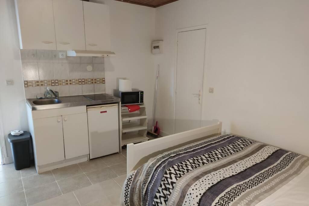 Charmant Studio - Ref Kp Montfermeil المظهر الخارجي الصورة